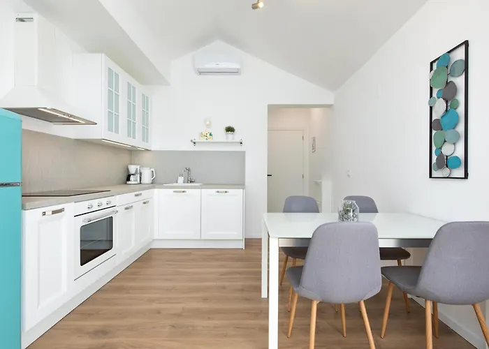Bellmar Apartments